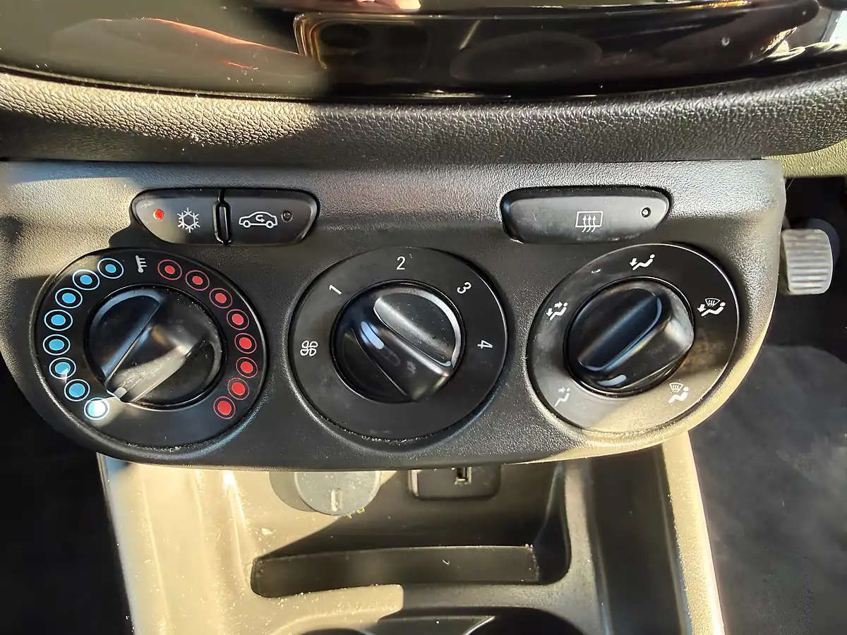 Used 2018 Vauxhall Corsa Energy (winter Pack) White - Interior and Exterior details 11