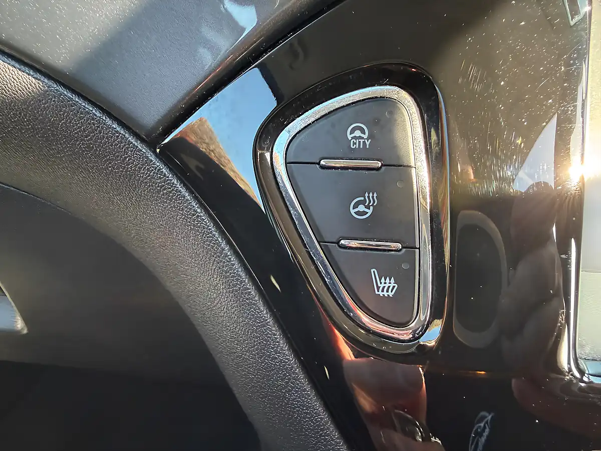 Used 2018 Vauxhall Corsa Energy (winter Pack) White - Interior and Exterior details 17