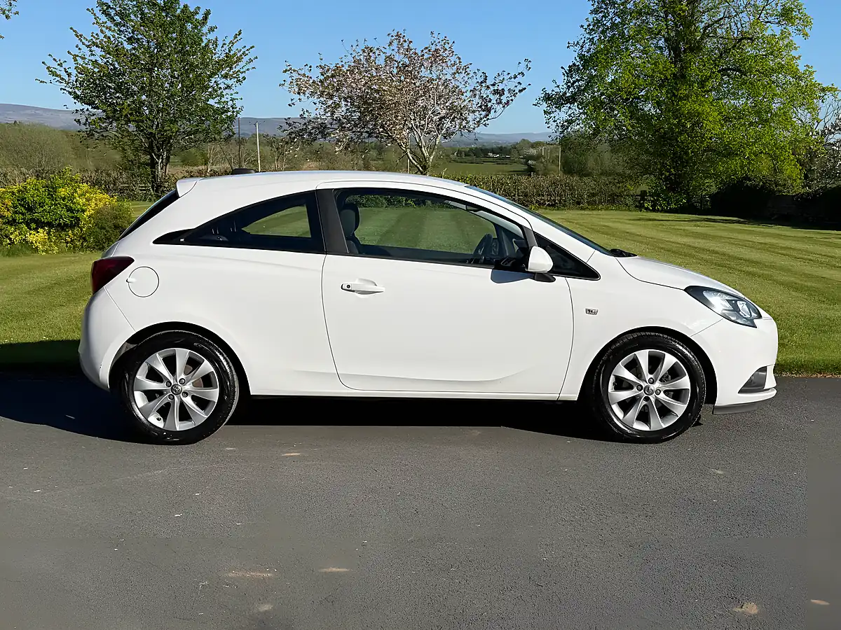Used 2018 Vauxhall Corsa Energy (winter Pack) White - Interior and Exterior details 3