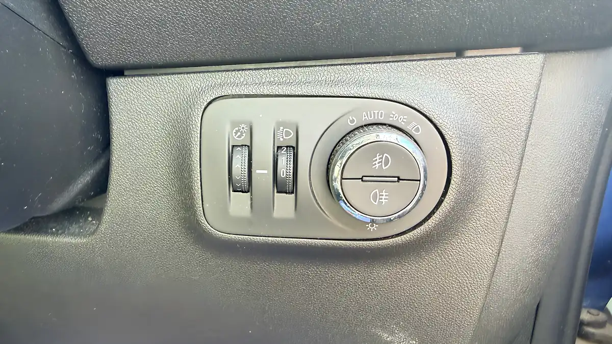 Used 2018 Vauxhall Corsa Griffin Blue - Interior and Exterior details 15