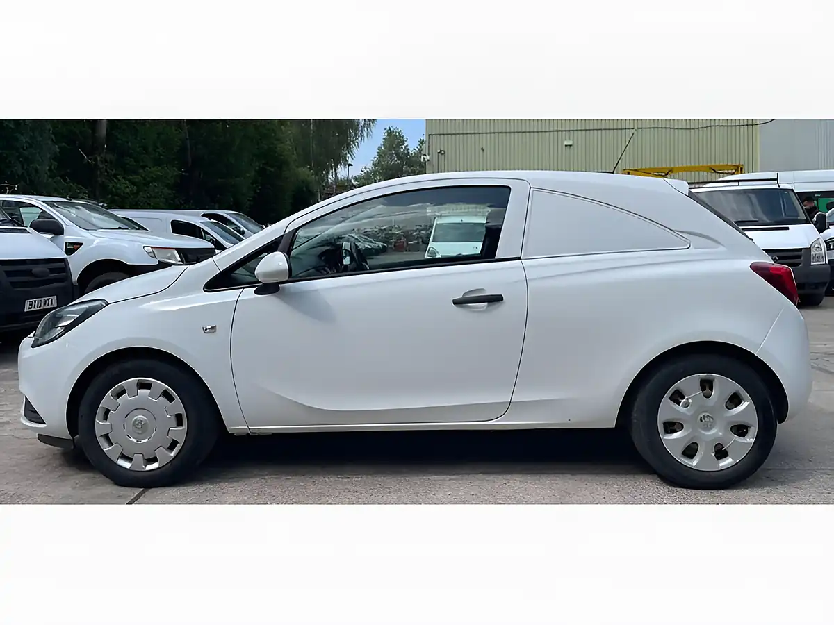 Used 2018 Vauxhall Corsa L1 H1 White - Interior and Exterior details 12