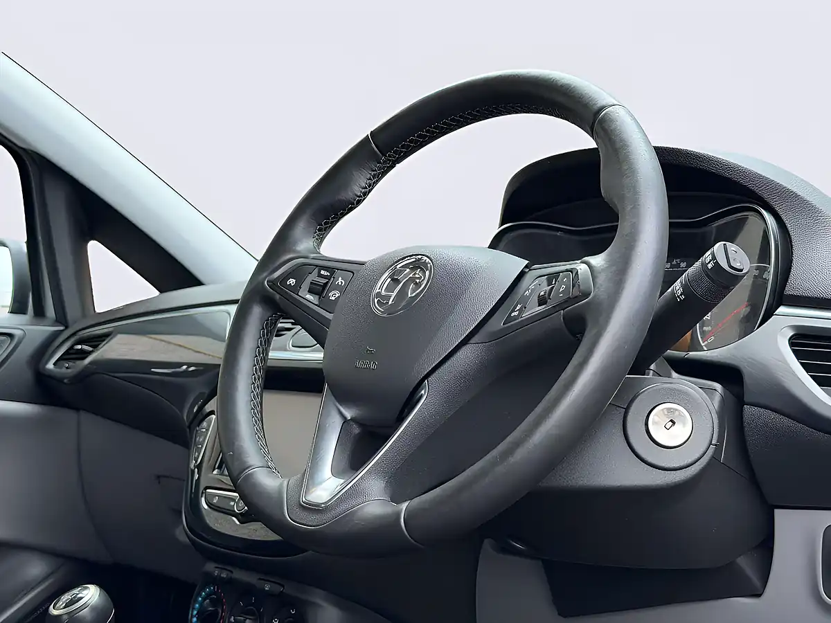 Used 2018 Vauxhall Corsa Se Silver - Interior and Exterior details 11