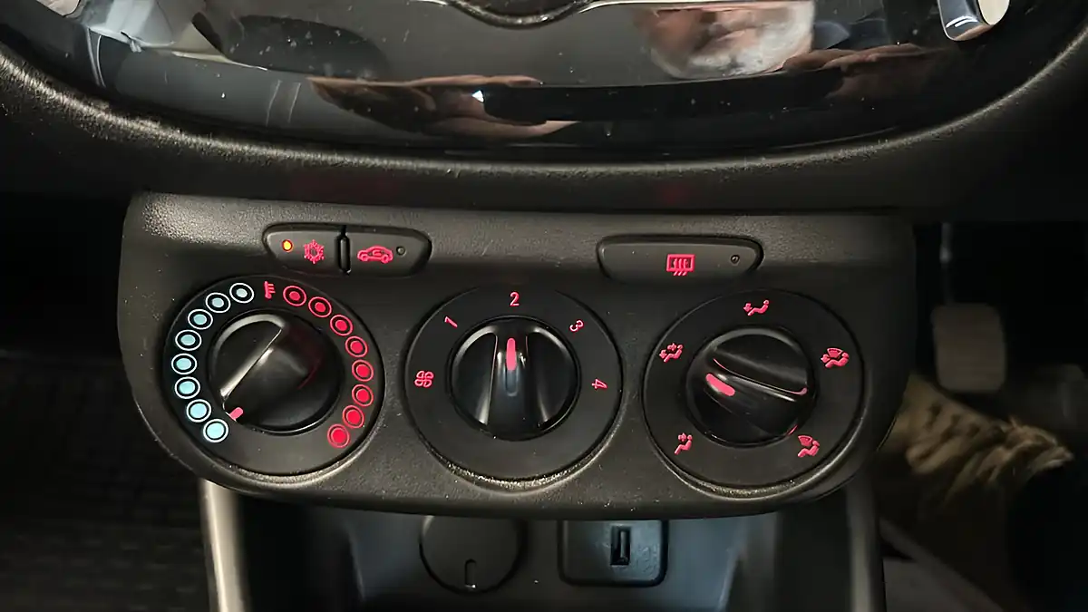 Used 2018 Vauxhall Corsa Sri Blue - Interior and Exterior details 19