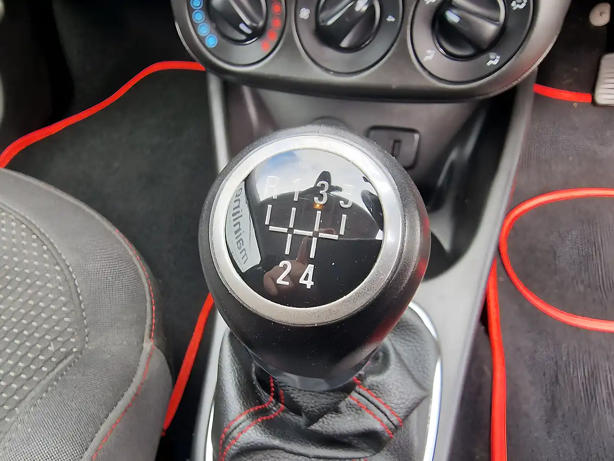 Used 2018 Vauxhall Corsa Sri Grey - Interior and Exterior details 14