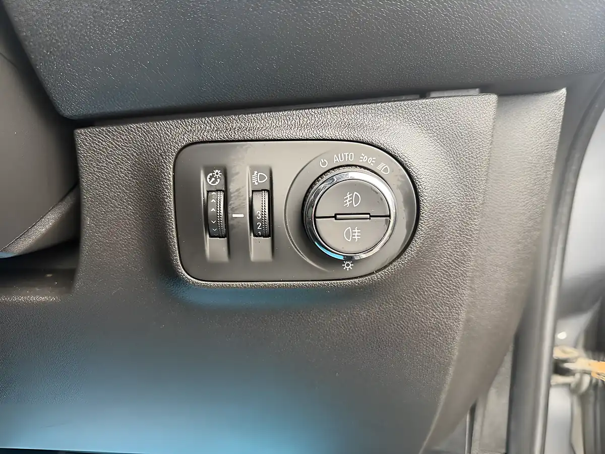 Used 2018 Vauxhall Corsa Sri Nav Grey - Interior and Exterior details 18