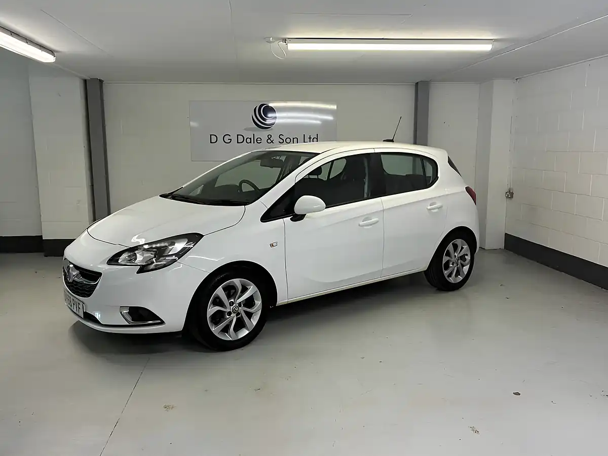Used 2018 Vauxhall Corsa Sri Nav White - Front View
