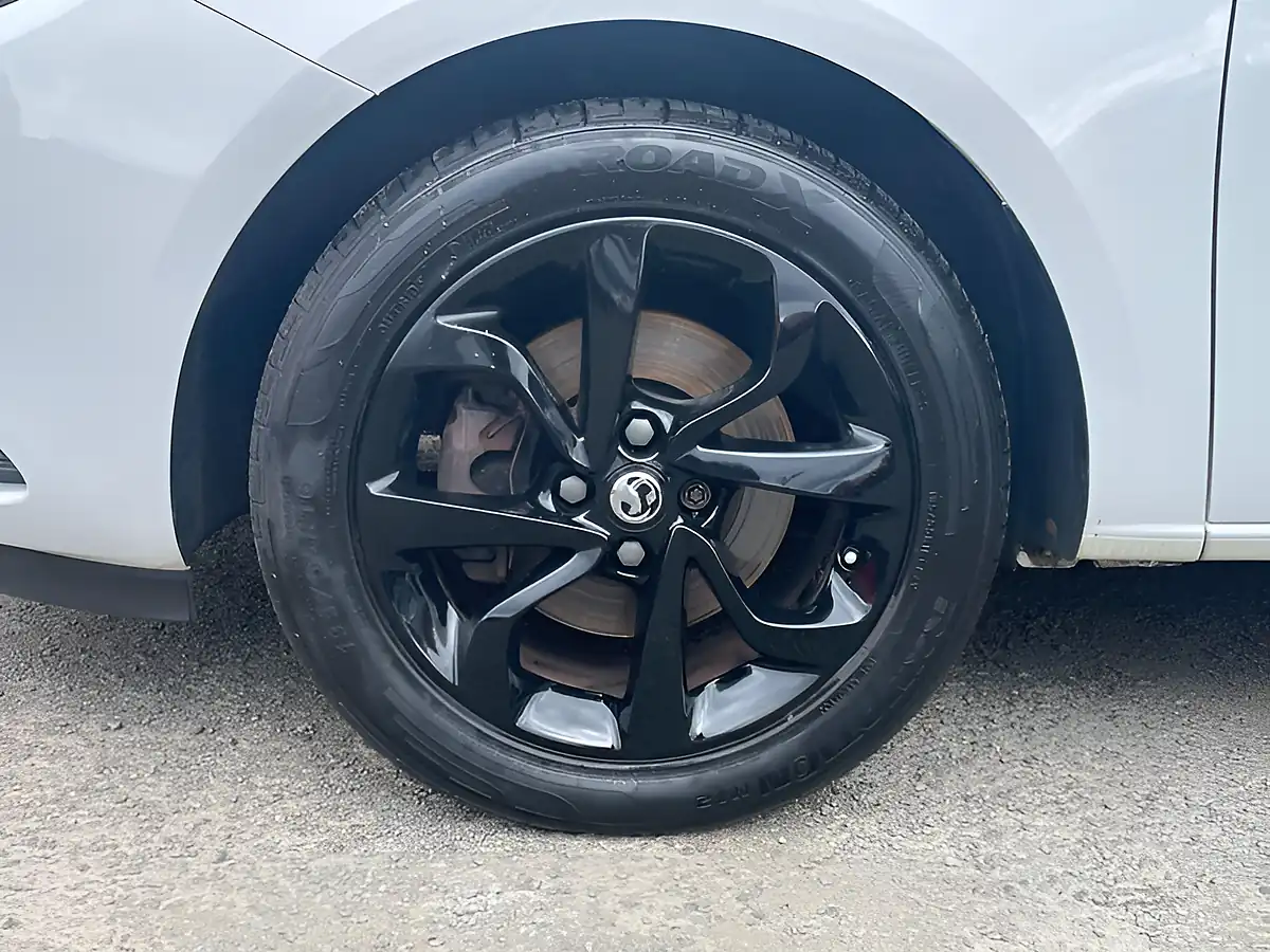 Used 2018 Vauxhall Corsa Sri Nav White - Interior and Exterior details 5