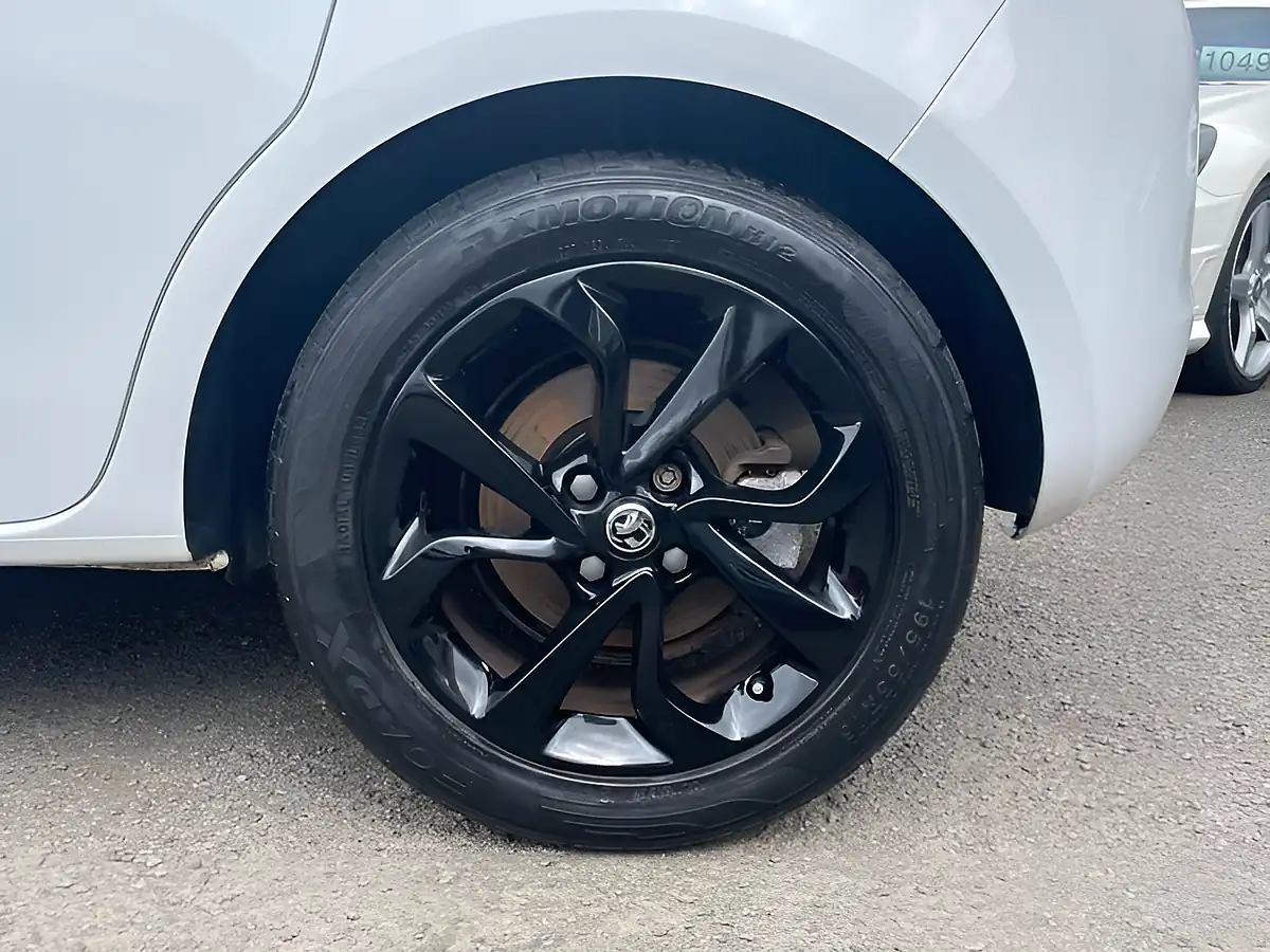 Used 2018 Vauxhall Corsa Sri Nav White - Interior and Exterior details 7