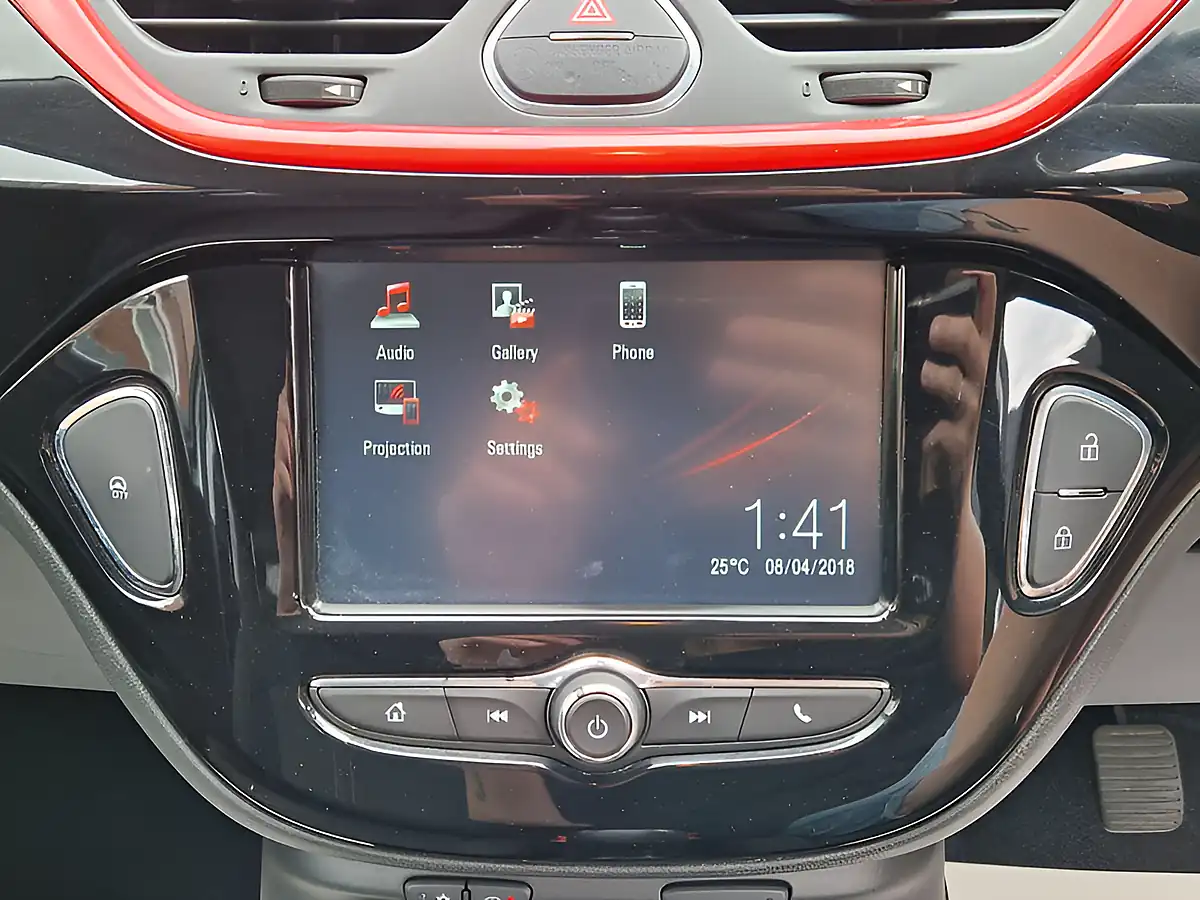 Used 2018 Vauxhall Corsa Sri White - Interior and Exterior details 20