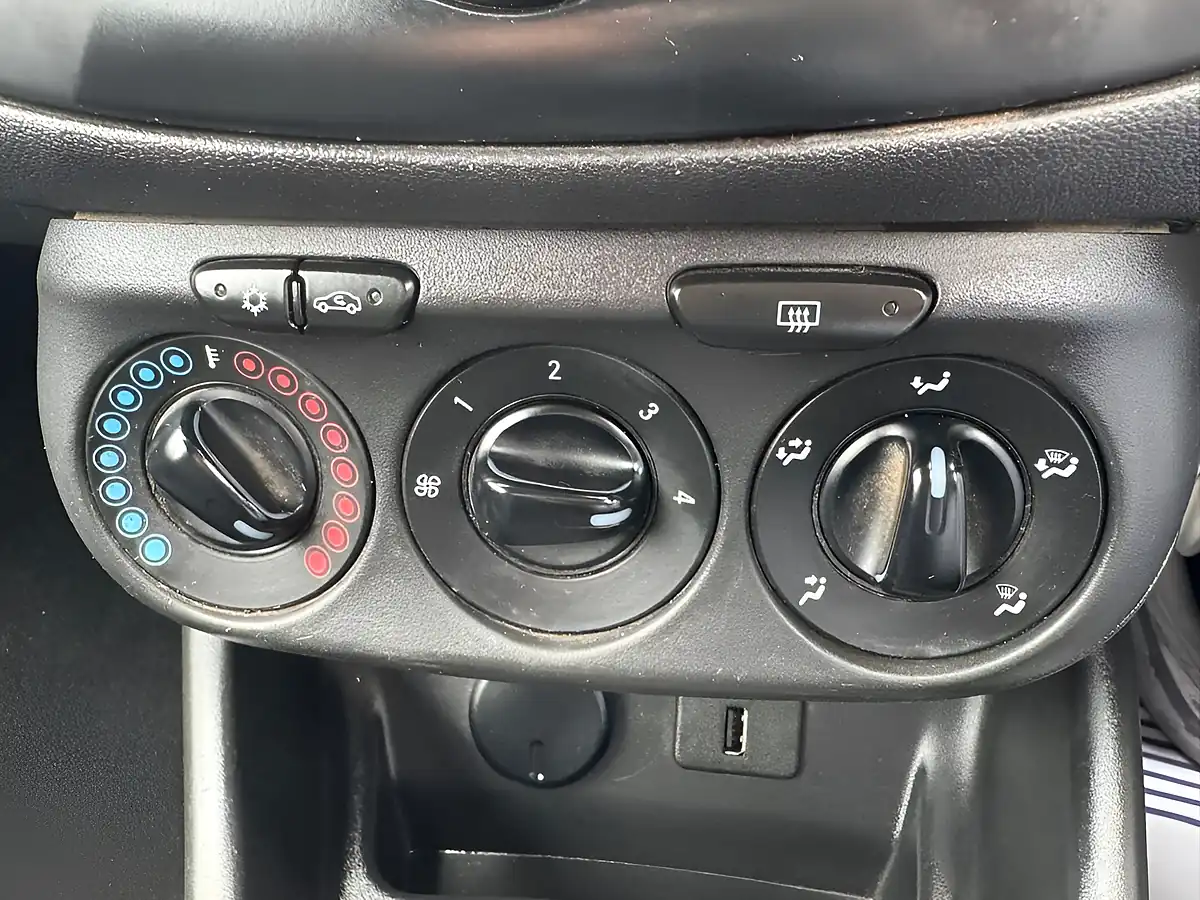 Used 2018 Vauxhall Corsa Van Ecoflex White - Interior and Exterior details 8
