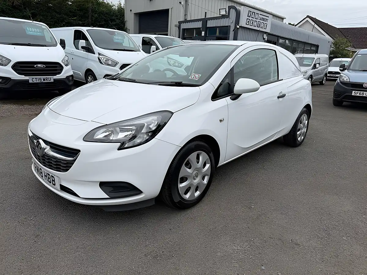 Used 2018 Vauxhall Corsa Van Ecoflex White - Front View