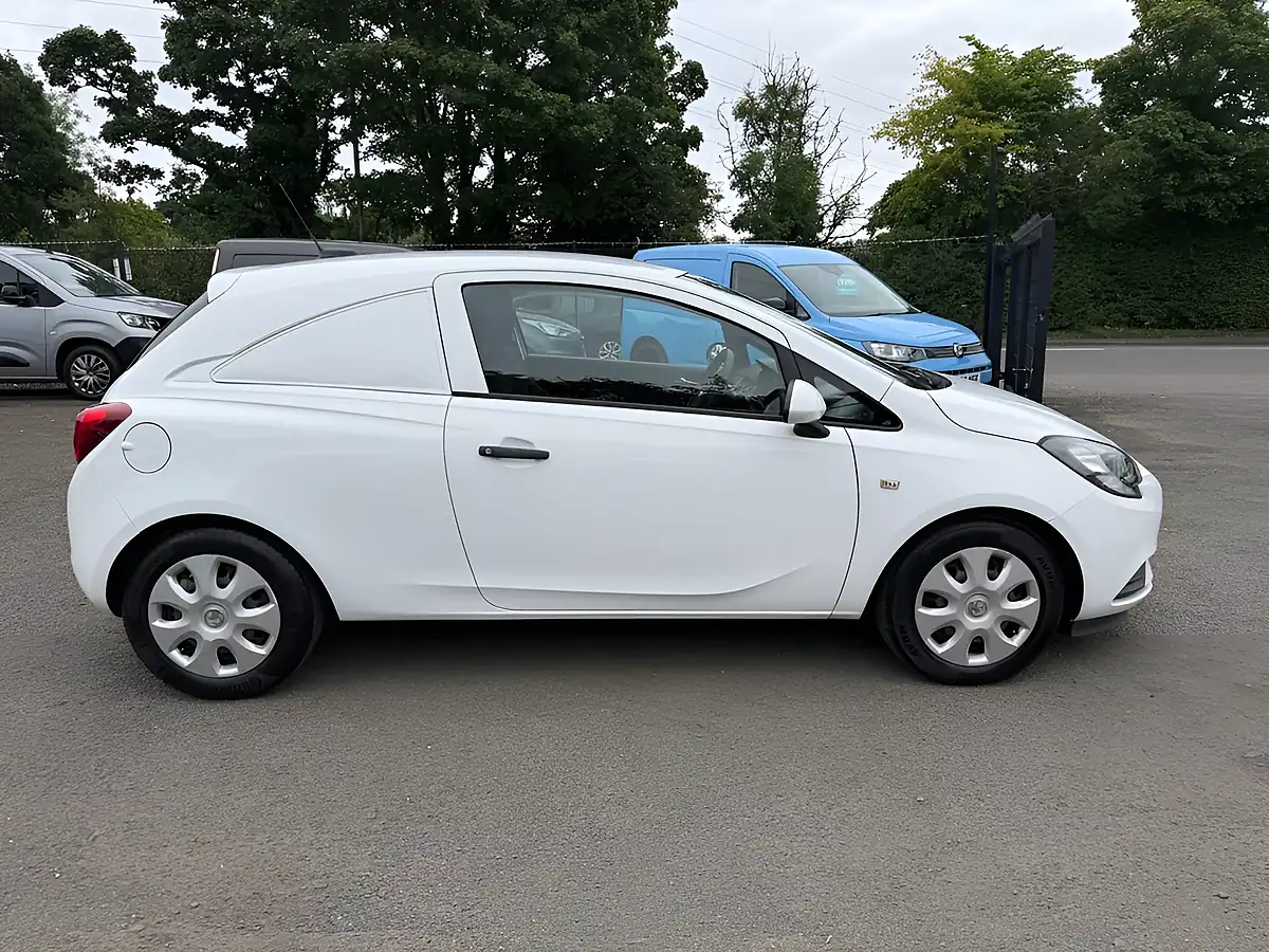 Used 2018 Vauxhall Corsa Van Ecoflex White - Interior and Exterior details 13