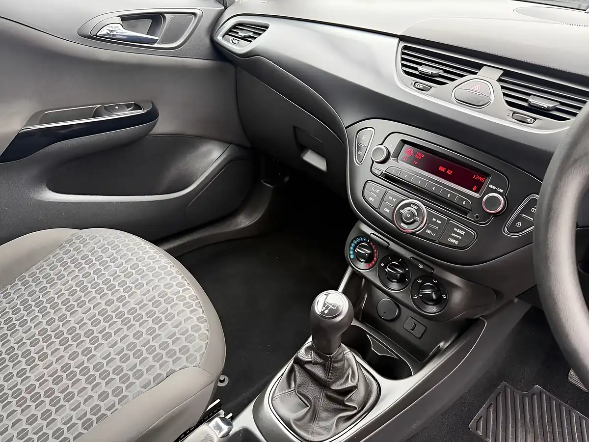 Used 2018 Vauxhall Corsa Van Ecoflex White - Interior and Exterior details 17
