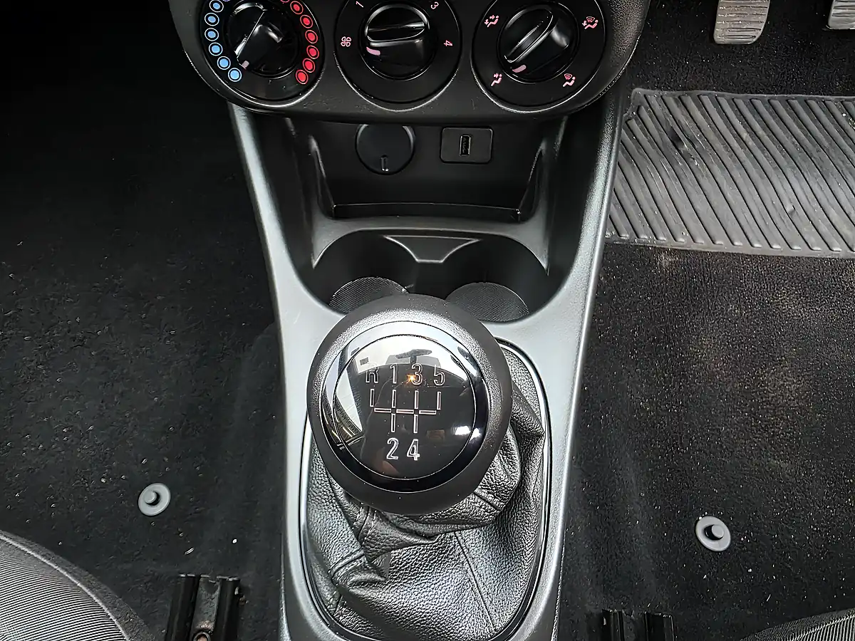 Used 2018 Vauxhall Corsa Van Ecoflex White - Interior and Exterior details 15