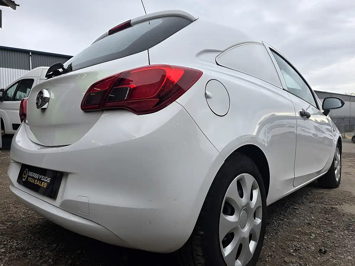 Used 2018 Vauxhall Corsa Van Ecoflex White - Interior and Exterior details 9