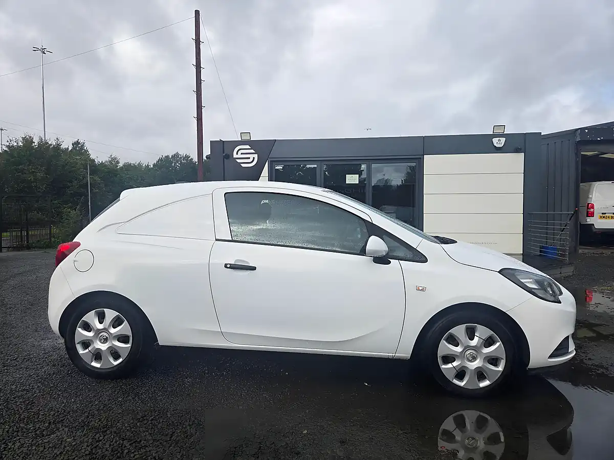 Used 2018 Vauxhall Corsa Van L1 H1 White - Interior and Exterior details 3