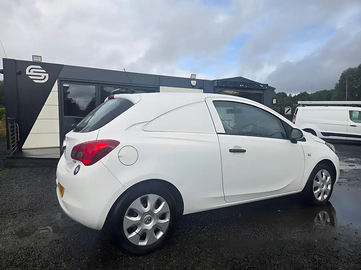 Used 2018 Vauxhall Corsa Van L1 H1 White - Interior and Exterior details 4