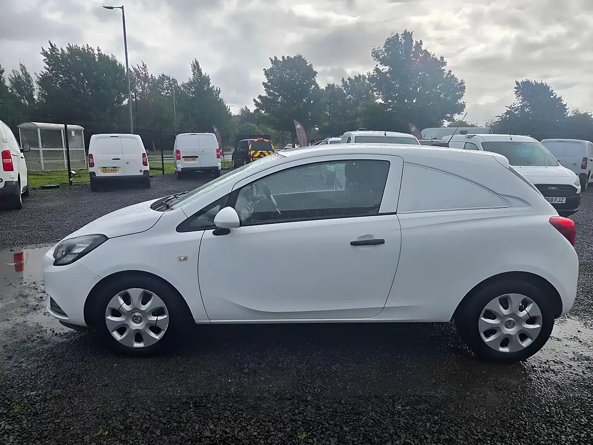 Used 2018 Vauxhall Corsa Van L1 H1 White - Interior and Exterior details 8