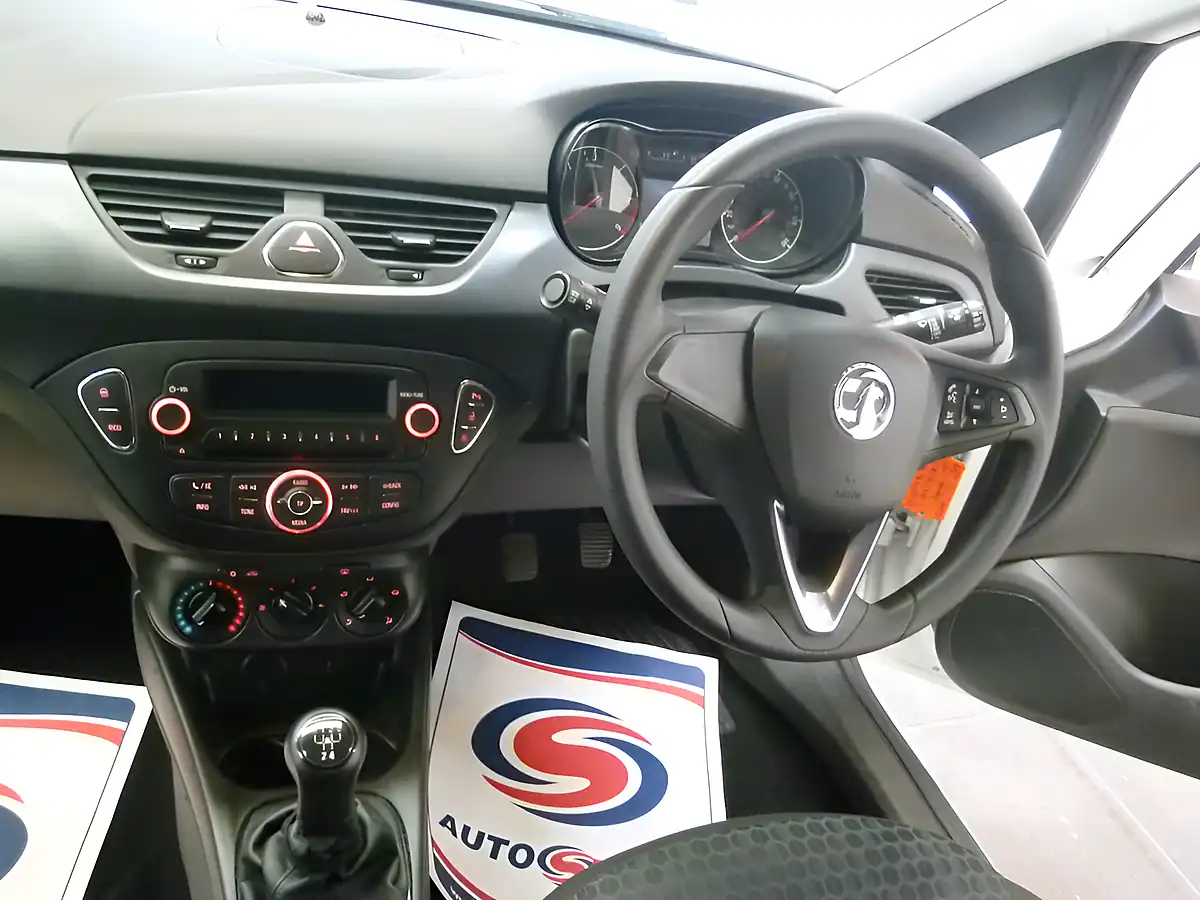 Used 2018 Vauxhall Corsa White - Interior and Exterior details 15