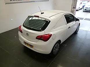 Used 2018 Vauxhall Corsa White - Interior and Exterior details 20