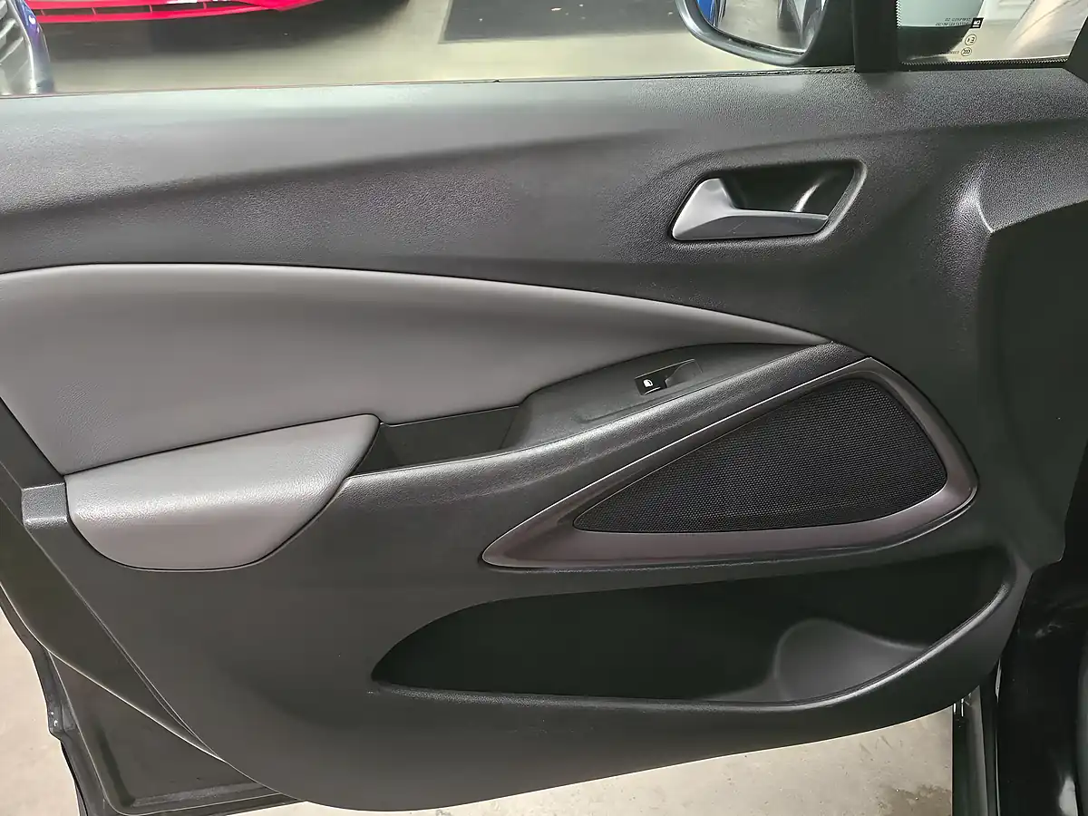 Used 2018 Vauxhall Crossland X Elite Black - Interior and Exterior details 19