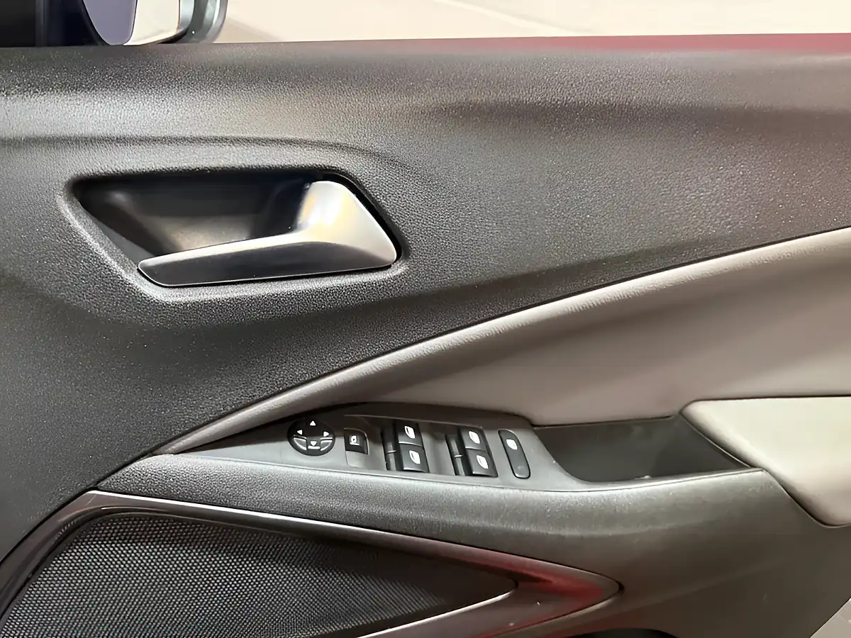 Used 2018 Vauxhall Crossland X Elite Blue - Interior and Exterior details 13