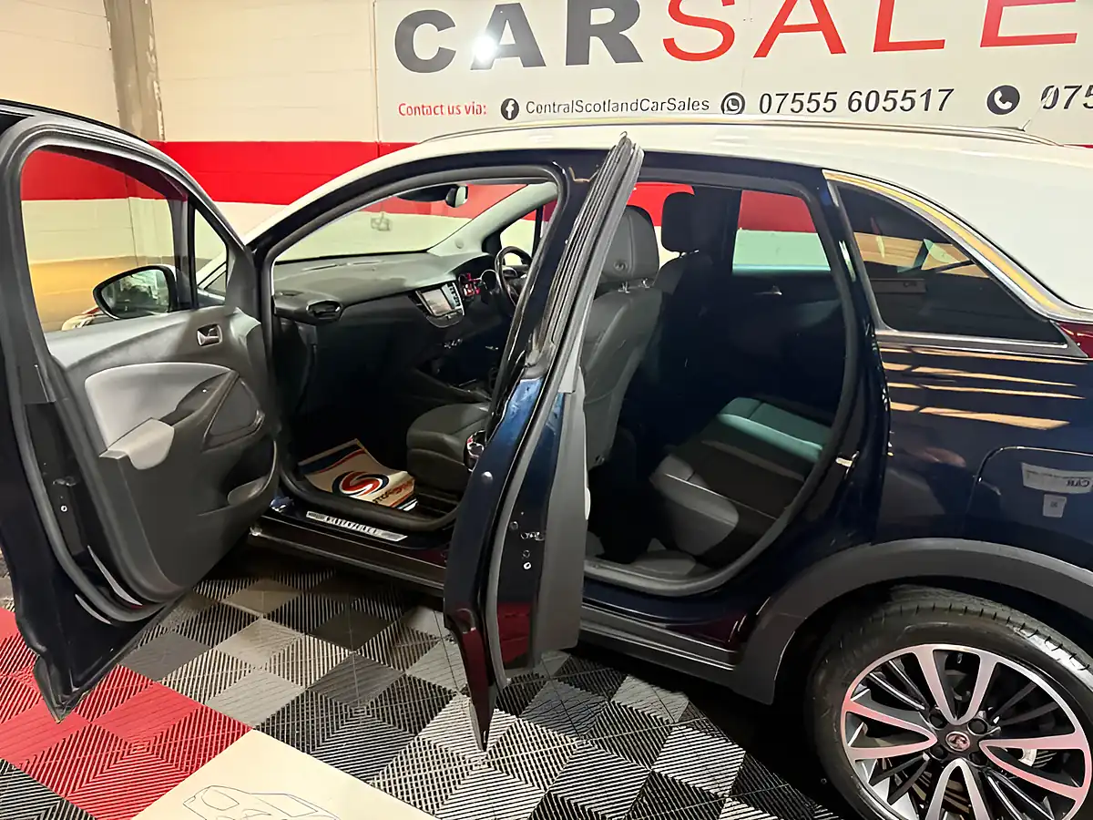 Used 2018 Vauxhall Crossland X Elite Blue - Interior and Exterior details 18