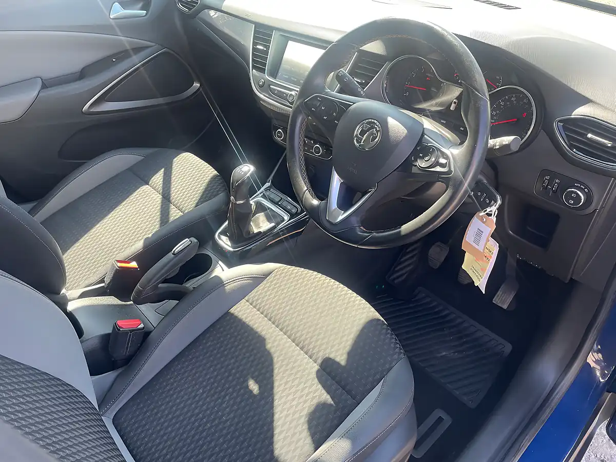 Used 2018 Vauxhall Crossland X Elite Blue - Interior and Exterior details 12
