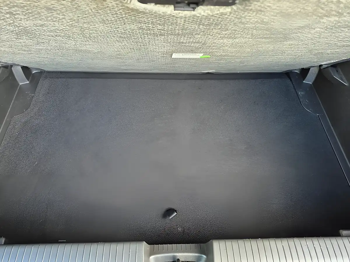 Used 2018 Vauxhall Crossland X Elite Grey - Interior and Exterior details 10