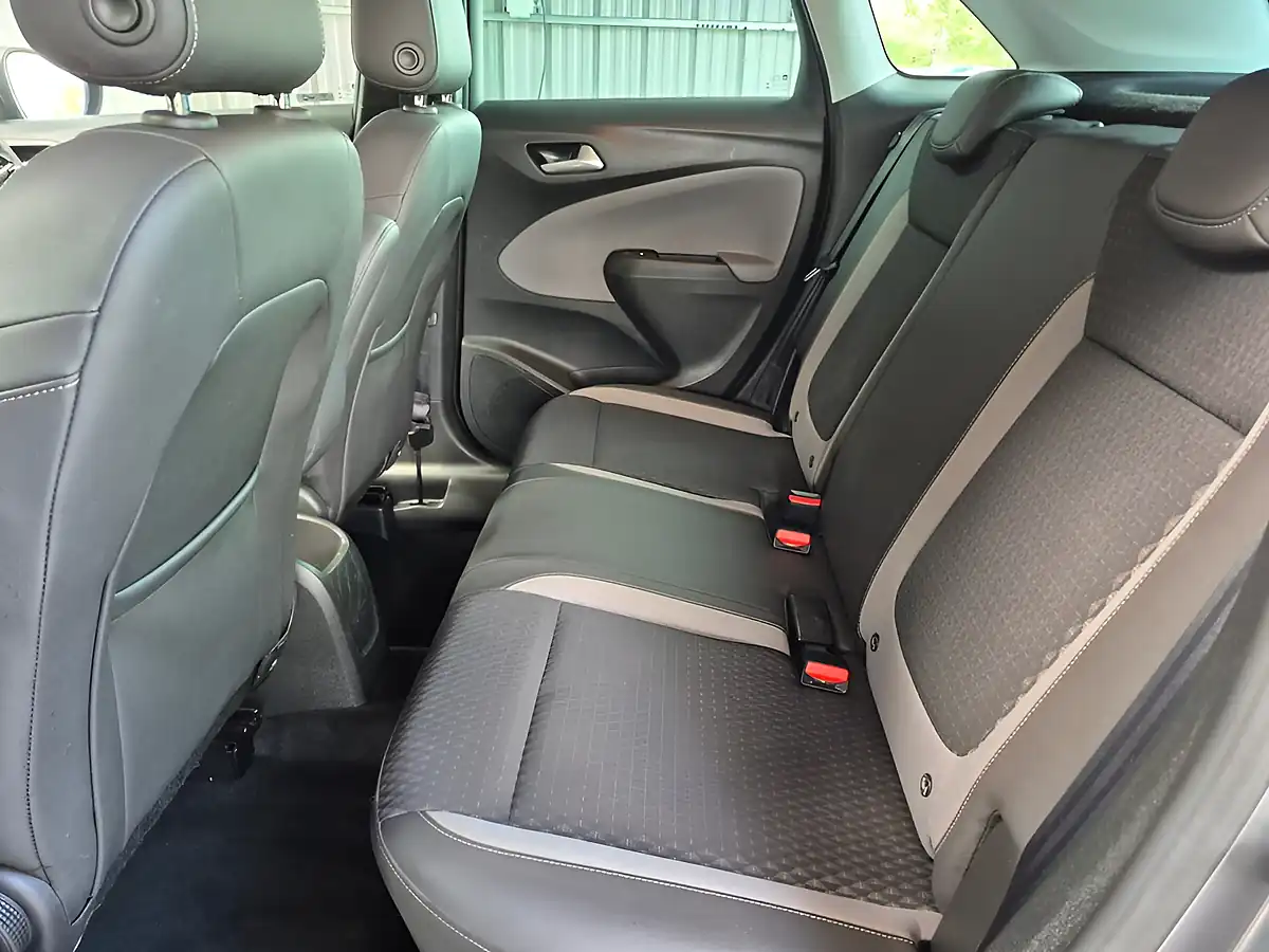 Used 2018 Vauxhall Crossland X Elite Grey - Interior and Exterior details 13
