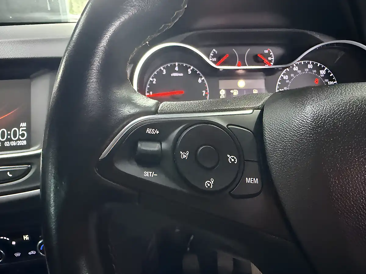 Used 2018 Vauxhall Crossland X Elite Grey - Interior and Exterior details 18