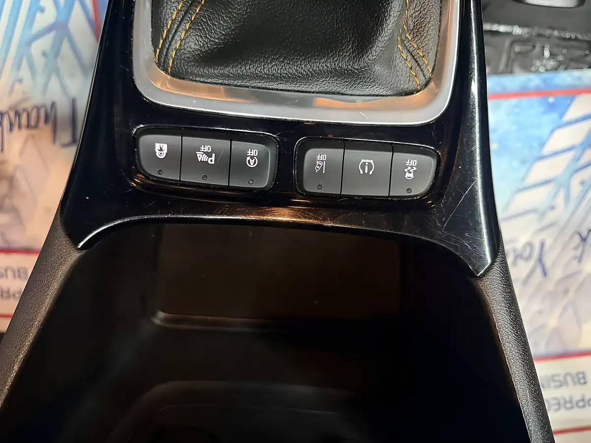 Used 2018 Vauxhall Crossland X Elite Grey - Interior and Exterior details 19