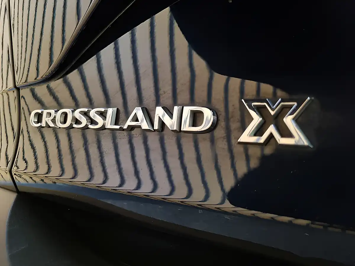 Used 2018 Vauxhall Crossland X Elite Nav Dark Moon Blue Metallic - Interior and Exterior details 12