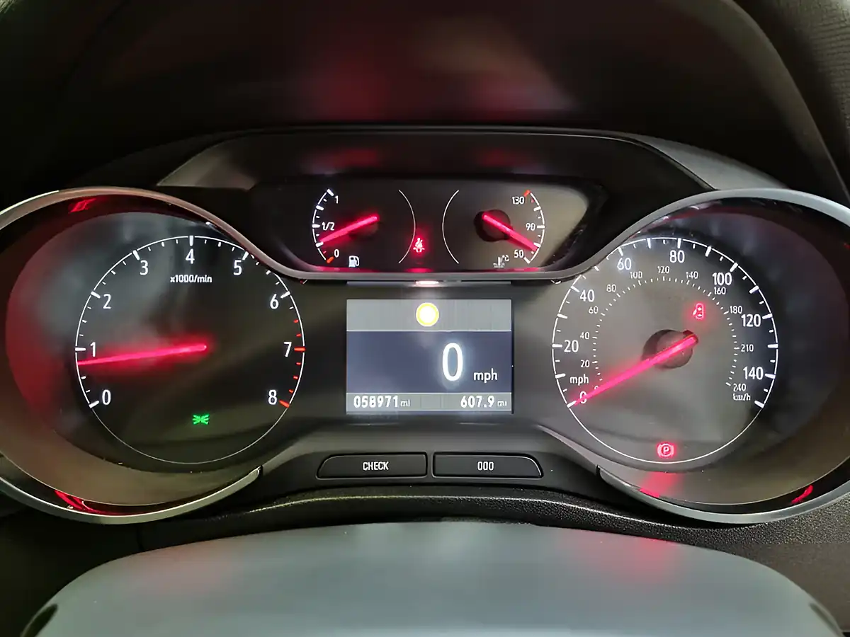 Used 2018 Vauxhall Crossland X Elite Nav Dark Moon Blue Metallic - Interior and Exterior details 14