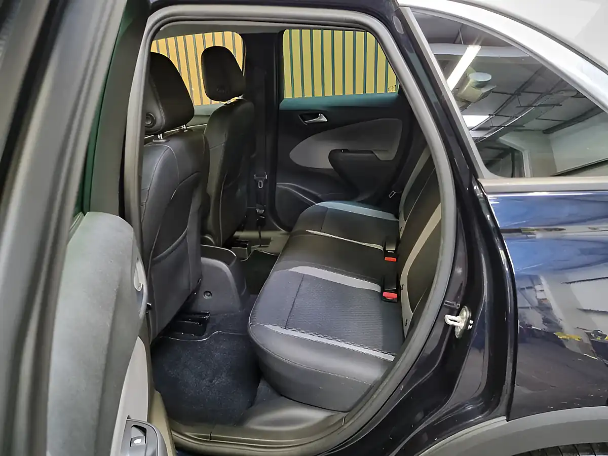 Used 2018 Vauxhall Crossland X Elite Nav Dark Moon Blue Metallic - Interior and Exterior details 18