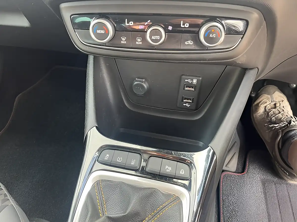 Used 2018 Vauxhall Crossland X Elite Nav Grey - Interior and Exterior details 11