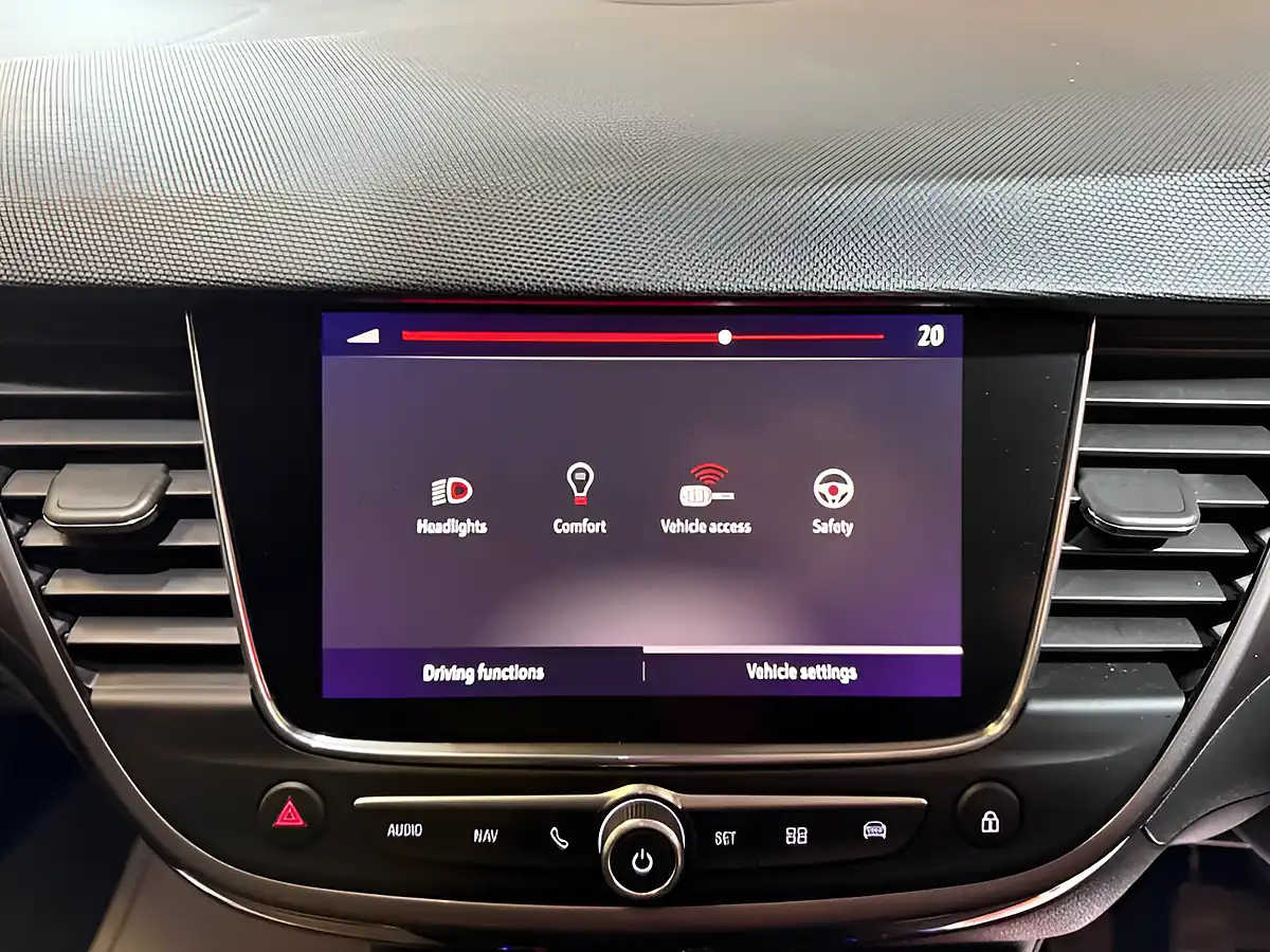 Used 2018 Vauxhall Crossland X Elite Nav Red - Interior and Exterior details 16