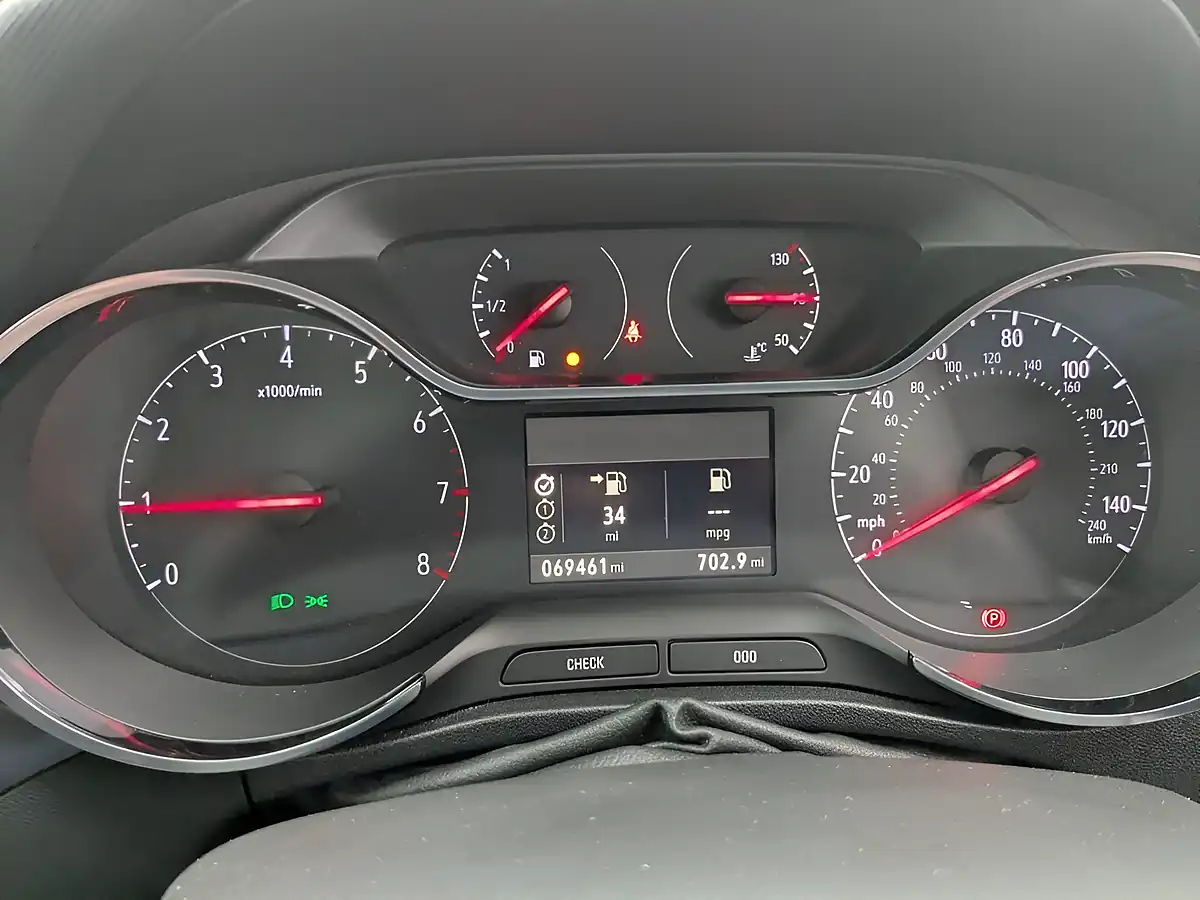 Used 2018 Vauxhall Crossland X Elite Nav Rioja Red - Interior and Exterior details 19