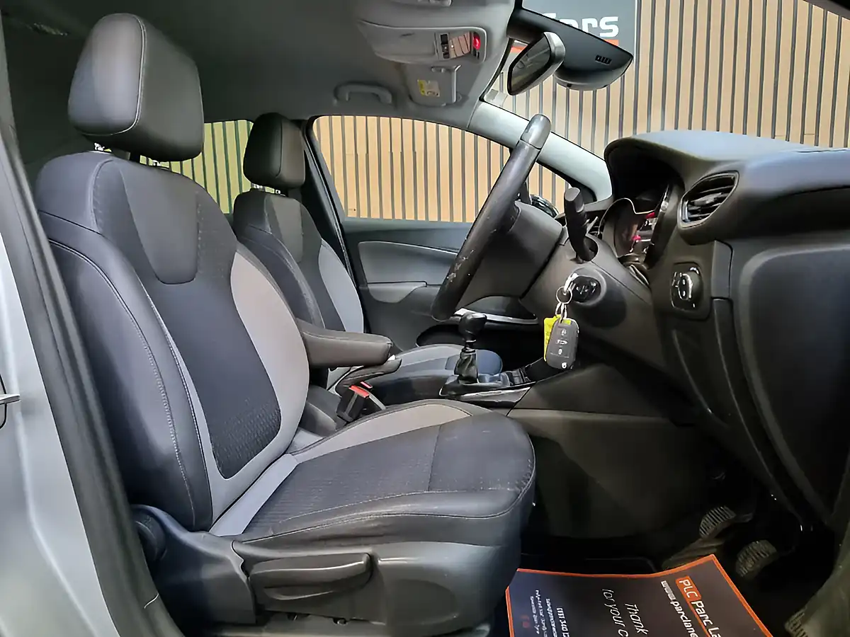 Used 2018 Vauxhall Crossland X Elite Nav Sovereign Silver Metallic - Interior and Exterior details 15