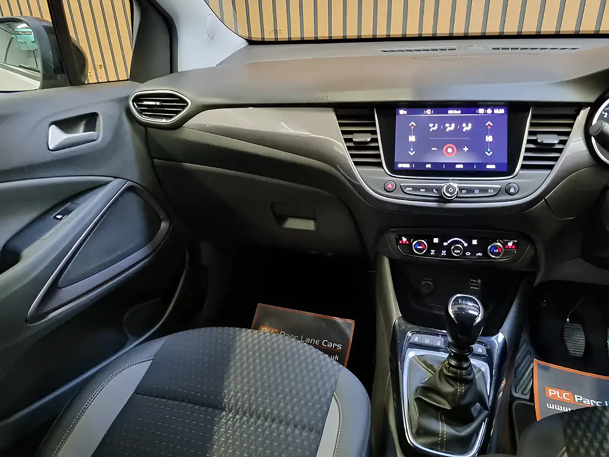 Used 2018 Vauxhall Crossland X Elite Nav Sovereign Silver Metallic - Interior and Exterior details 18
