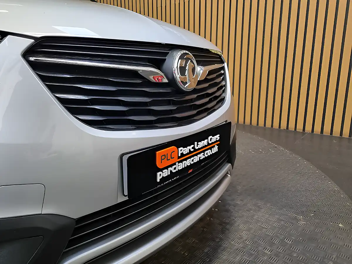 Used 2018 Vauxhall Crossland X Elite Nav Sovereign Silver Metallic - Interior and Exterior details 7