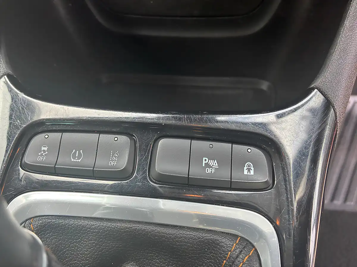 Used 2018 Vauxhall Crossland X Elite Red - Interior and Exterior details 12