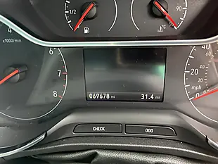 Used 2018 Vauxhall Crossland X Elite Red - Interior and Exterior details 9