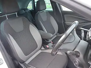 Used 2018 Vauxhall Crossland X Elite White - Interior and Exterior details 10