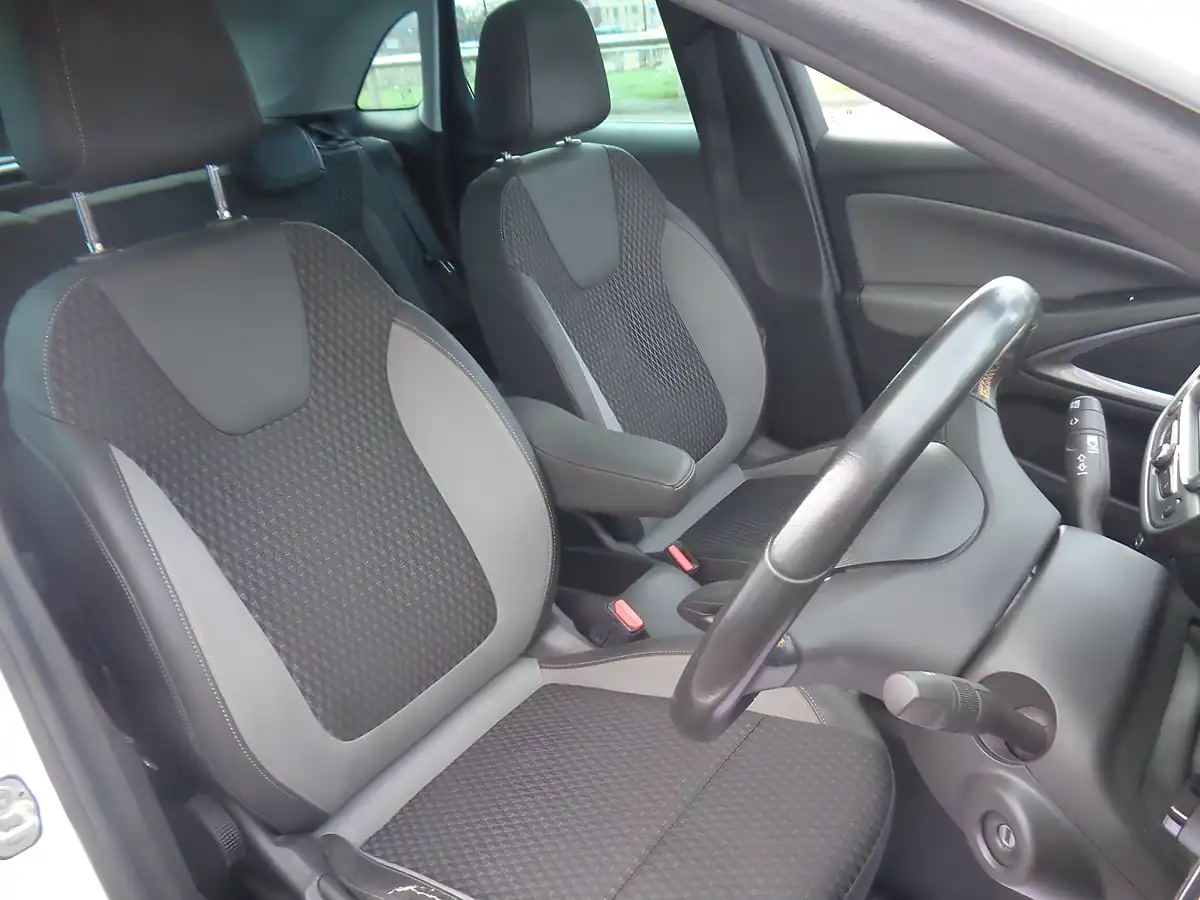 Used 2018 Vauxhall Crossland X Elite White - Interior and Exterior details 10
