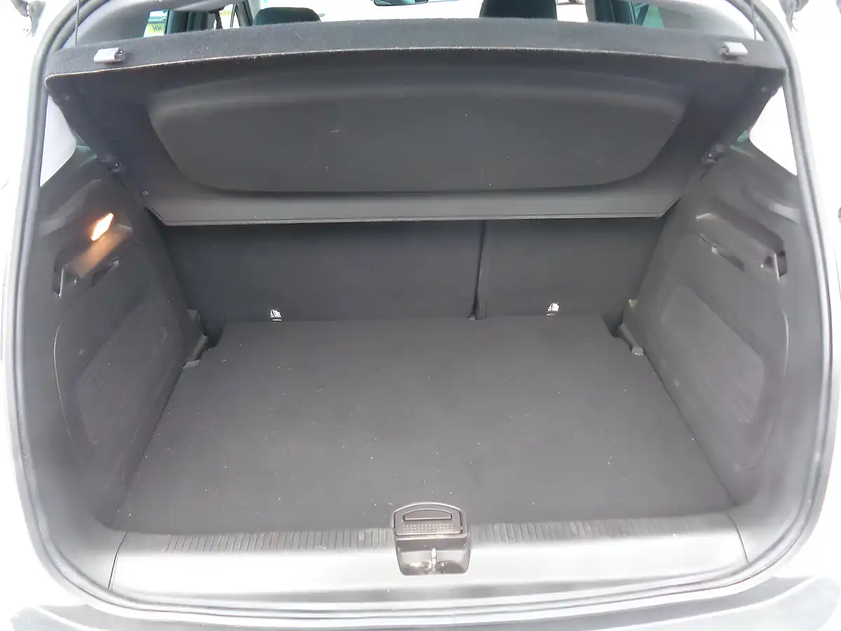 Used 2018 Vauxhall Crossland X Elite White - Interior and Exterior details 11