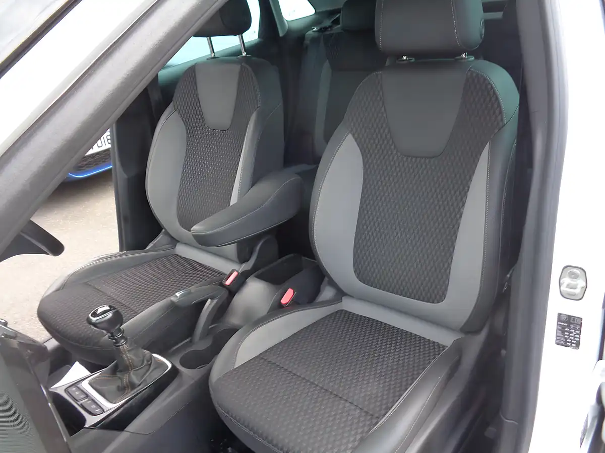Used 2018 Vauxhall Crossland X Elite White - Interior and Exterior details 12