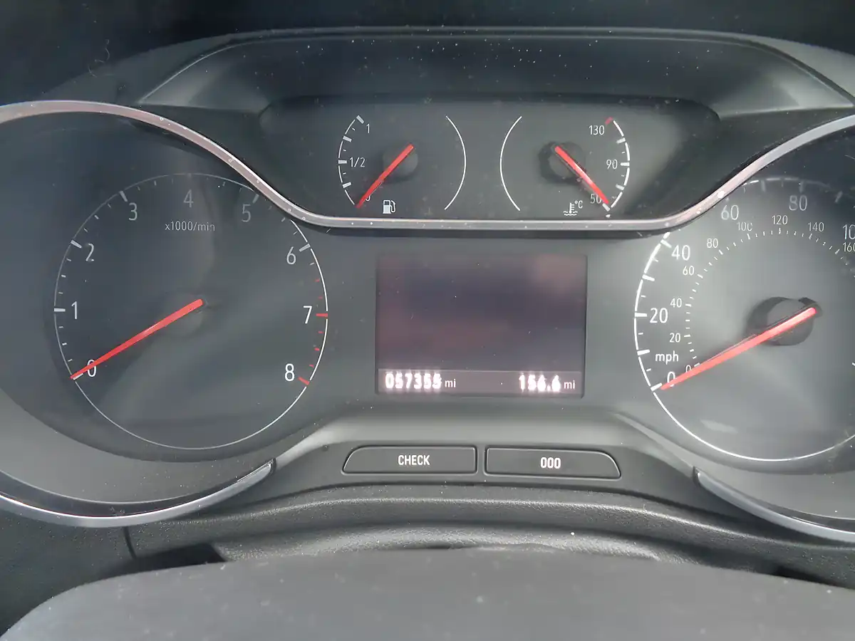 Used 2018 Vauxhall Crossland X Elite White - Interior and Exterior details 15