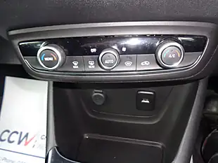 Used 2018 Vauxhall Crossland X Elite White - Interior and Exterior details 18
