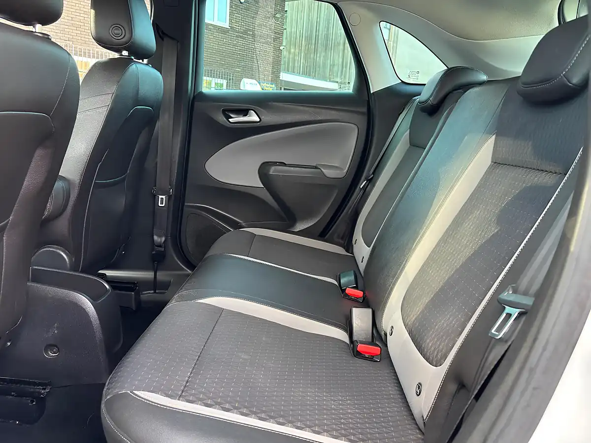 Used 2018 Vauxhall Crossland X Elite White - Interior and Exterior details 13